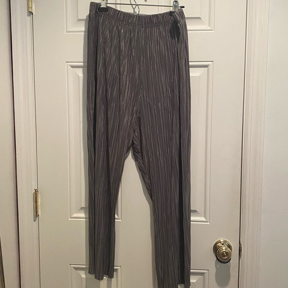 NWOT Pleated Plisse Pants - Picture 8 of 12